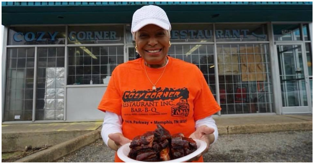Meet The 85-Year-Old Black Entrepreneur Desiree Robinson Who Was The First Woman Inducted Into The Barbecue Hall Of Fame