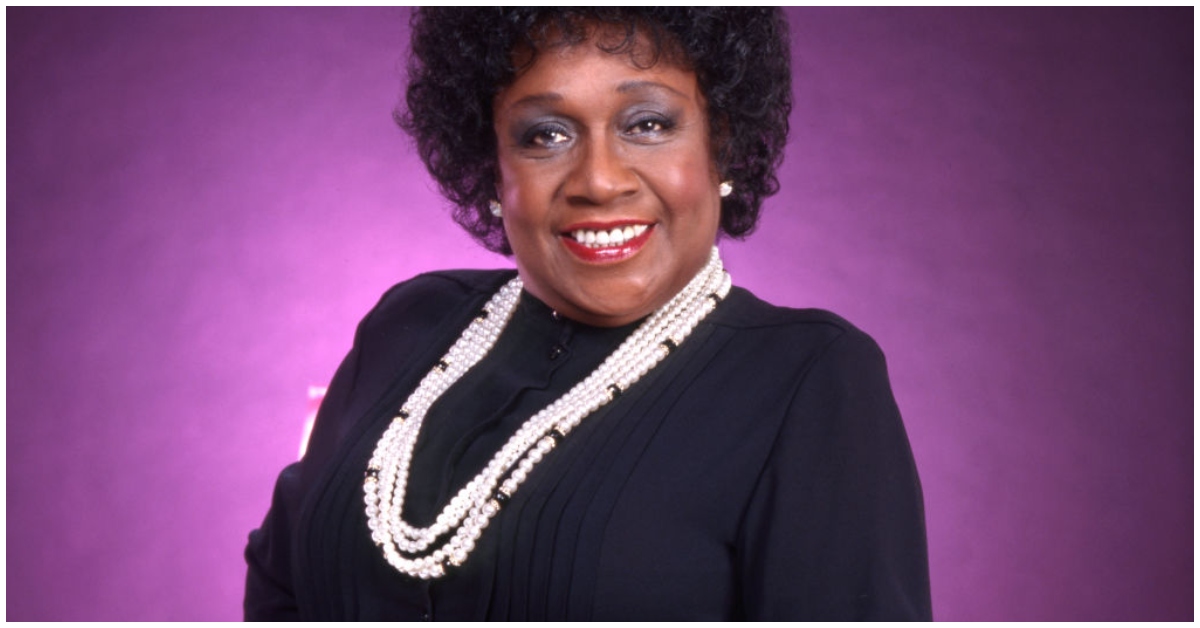 Meet Isabel Sanford The First Black Actress To Win Outstanding Lead Actress In A Comedy Series At The Emmys In 1981