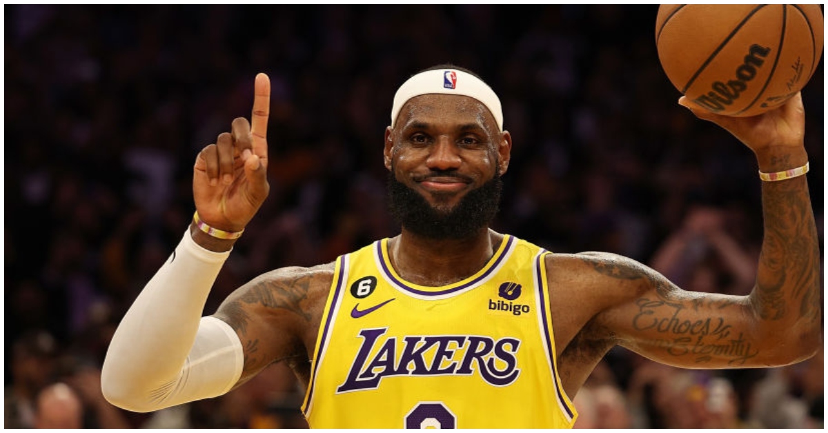 LeBron James Makes NBA History as the First Player to Surpass Kareem Abdul-Jabbar’s All-Time Minutes Record